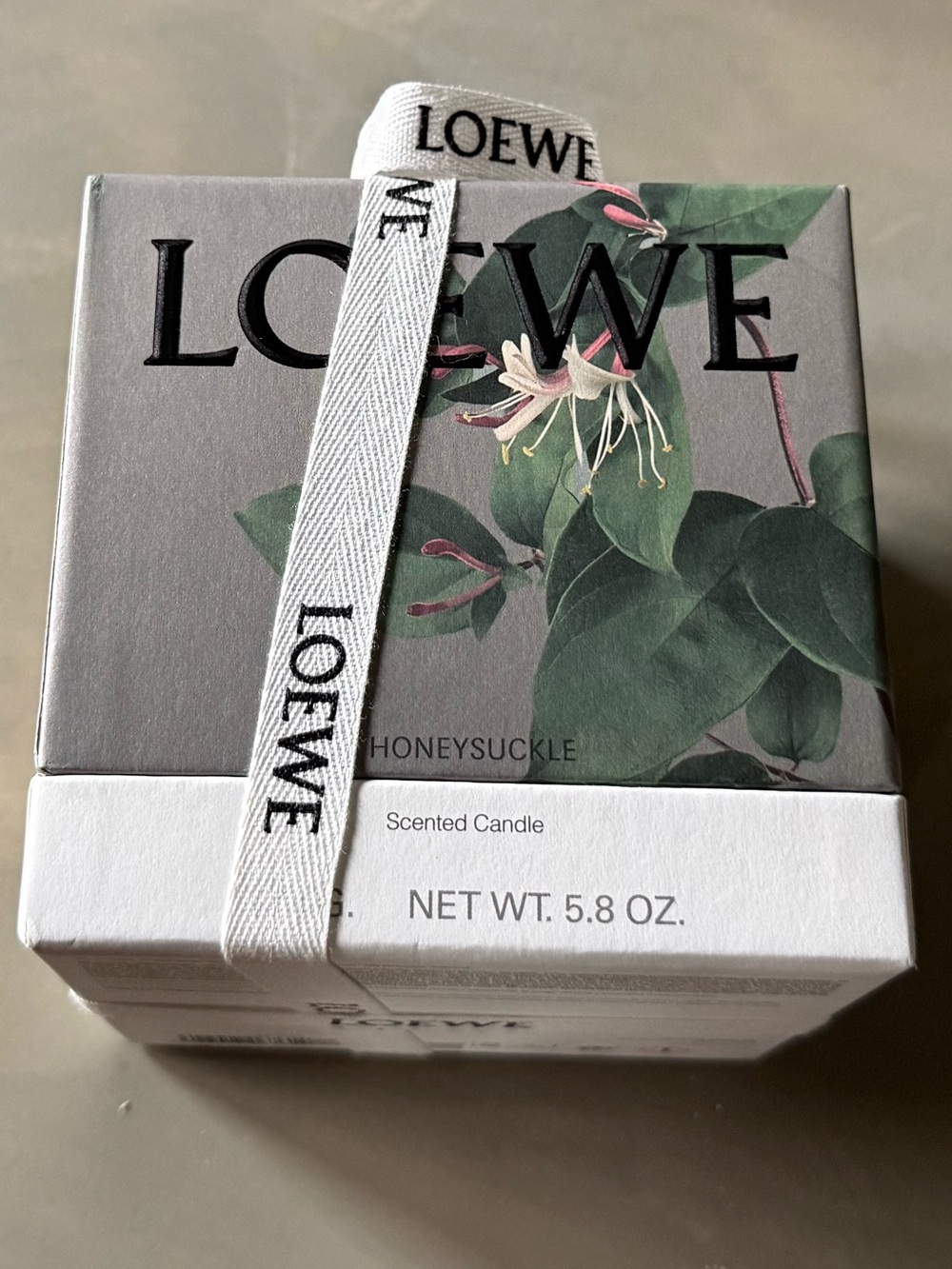 LOEWE Honeysuckle Scented Candle - 170 grams